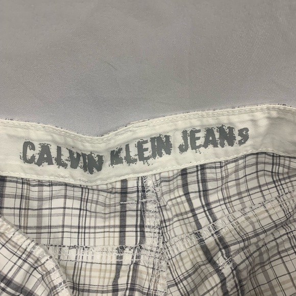 Calkin Klein Plaid Shorts Size 34 - Picture 4 of 6